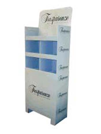 espositore a piani in cartone promozionale 57